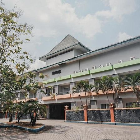 Reddoorz Plus Near Pelabuhan Merak Cilegon Buitenkant foto
